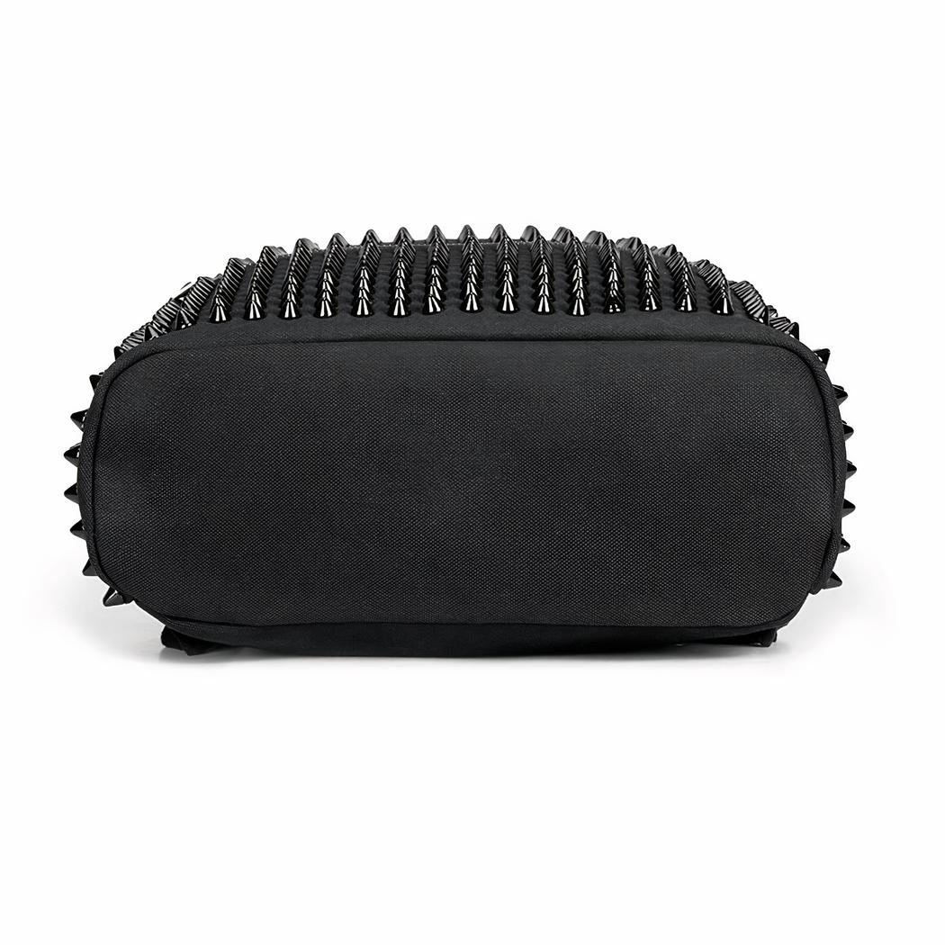 Mochila negra de mujer con remaches - Imagen 5