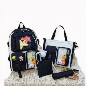 Mochila de cuatro piezas de tejido Oxford con llavero de felpa