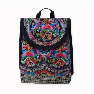 Mochila de mujer con flores bordadas