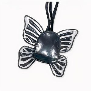 Mochila de niña con alas de mariposa
