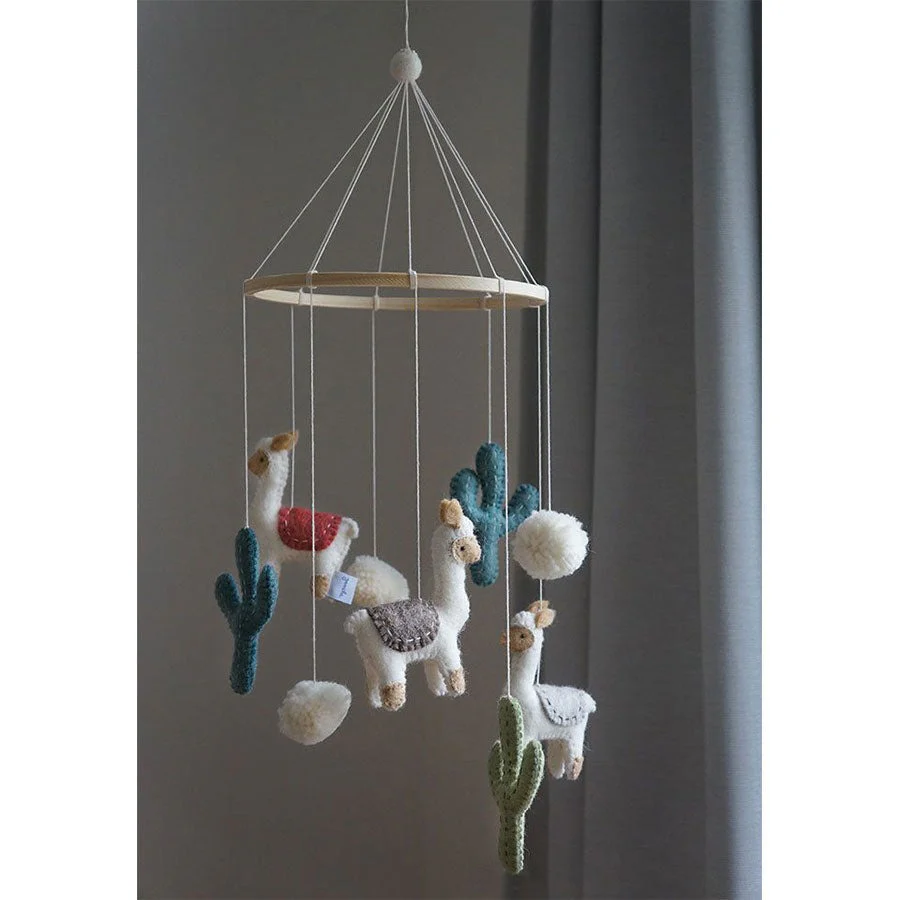 Móvil para cuna en fieltro Llama -Gamcha - Imagen 2